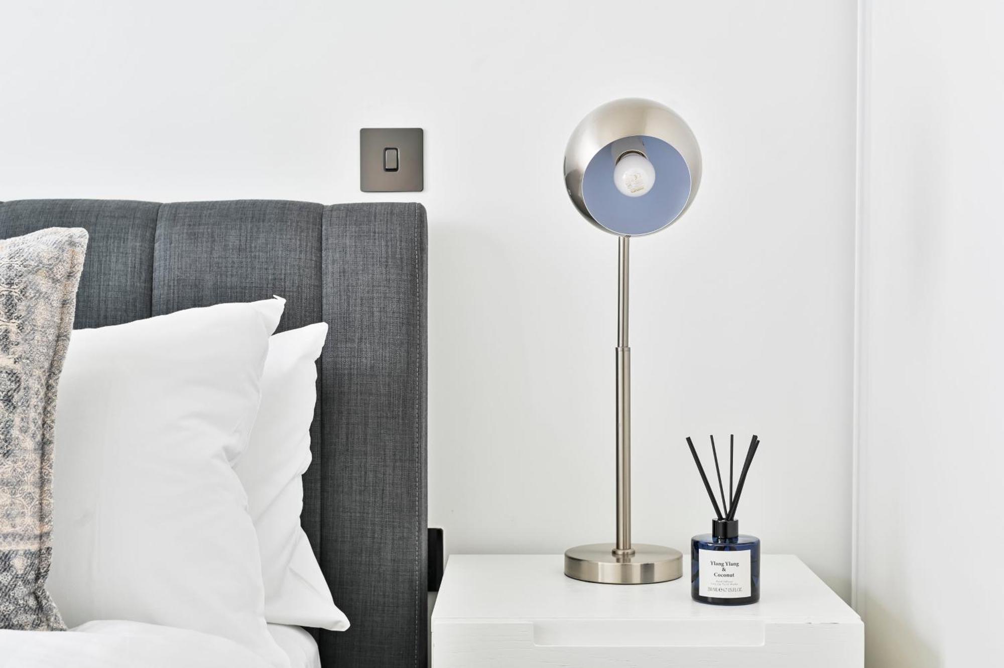 Luxury In White Living - Ideal For Family & Business Londres