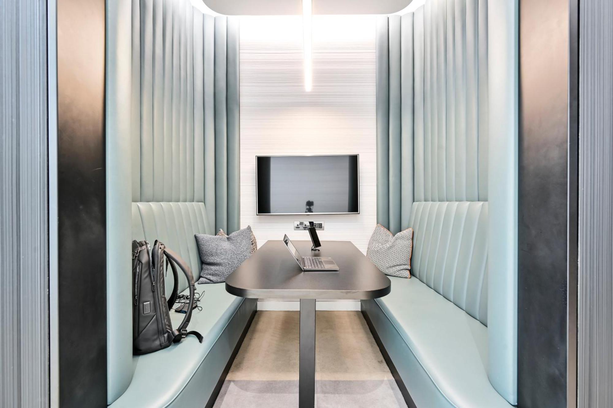 Luxury In White Living - Ideal For Family & Business Londres